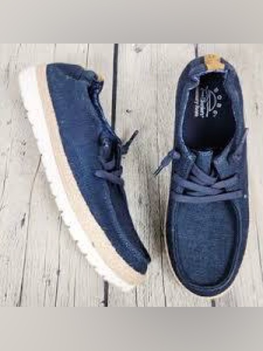 951. LIKE NEW Skechers Navy Blue Casual Slip-On Loafers with White Sole